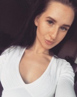 Сероглазая красотка желает познакомиться для секса в Красноярске