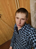 Парень 18 лет хочет найти девушку в Новокузнецке